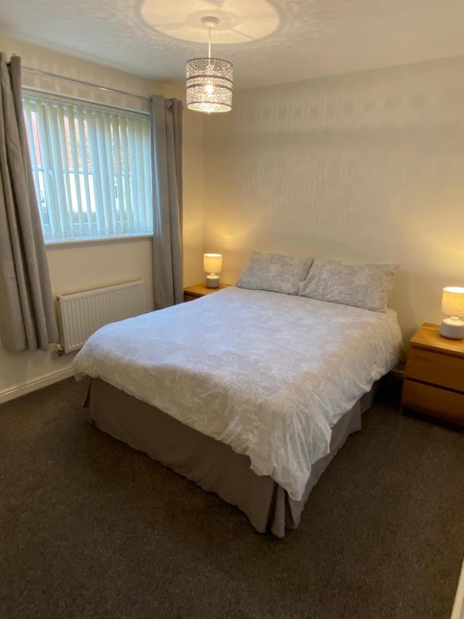 At Home In The City Serviced Apartments Newport Экстерьер фото